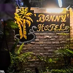 Bonny Hotel 4 Floors No Elevator